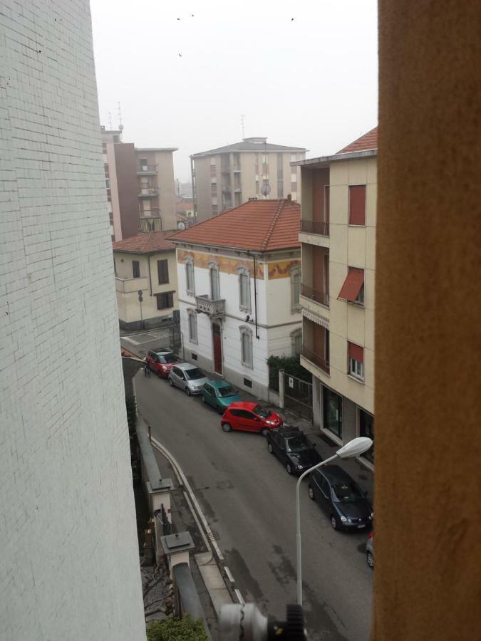 Готель La Via Per Milano Віджевано Екстер'єр фото